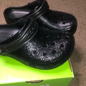 BLACK BEDAZZLED CROCS KIDS 4/WOMENS 6, LIKE NEW CONDITION